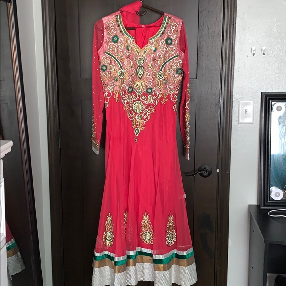 Dress/Saree